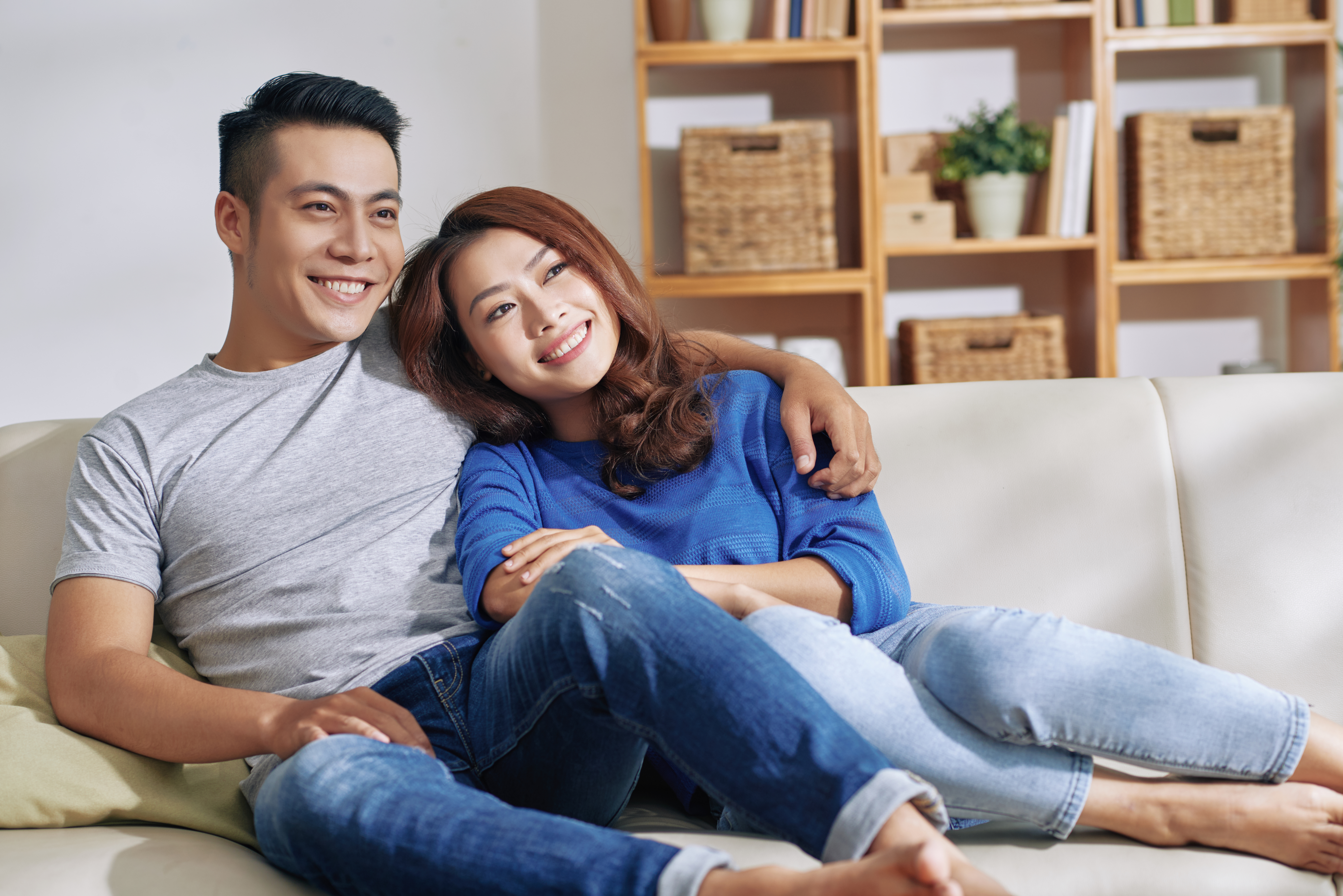 Couple-Family-Relaxing-in-Almond-Drive-Interior