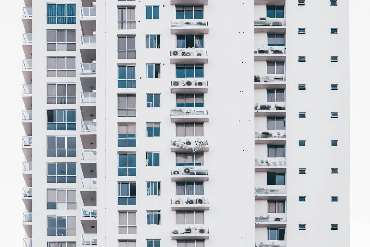 Minimalist-Photography-of-White-and-Gray-Condominium