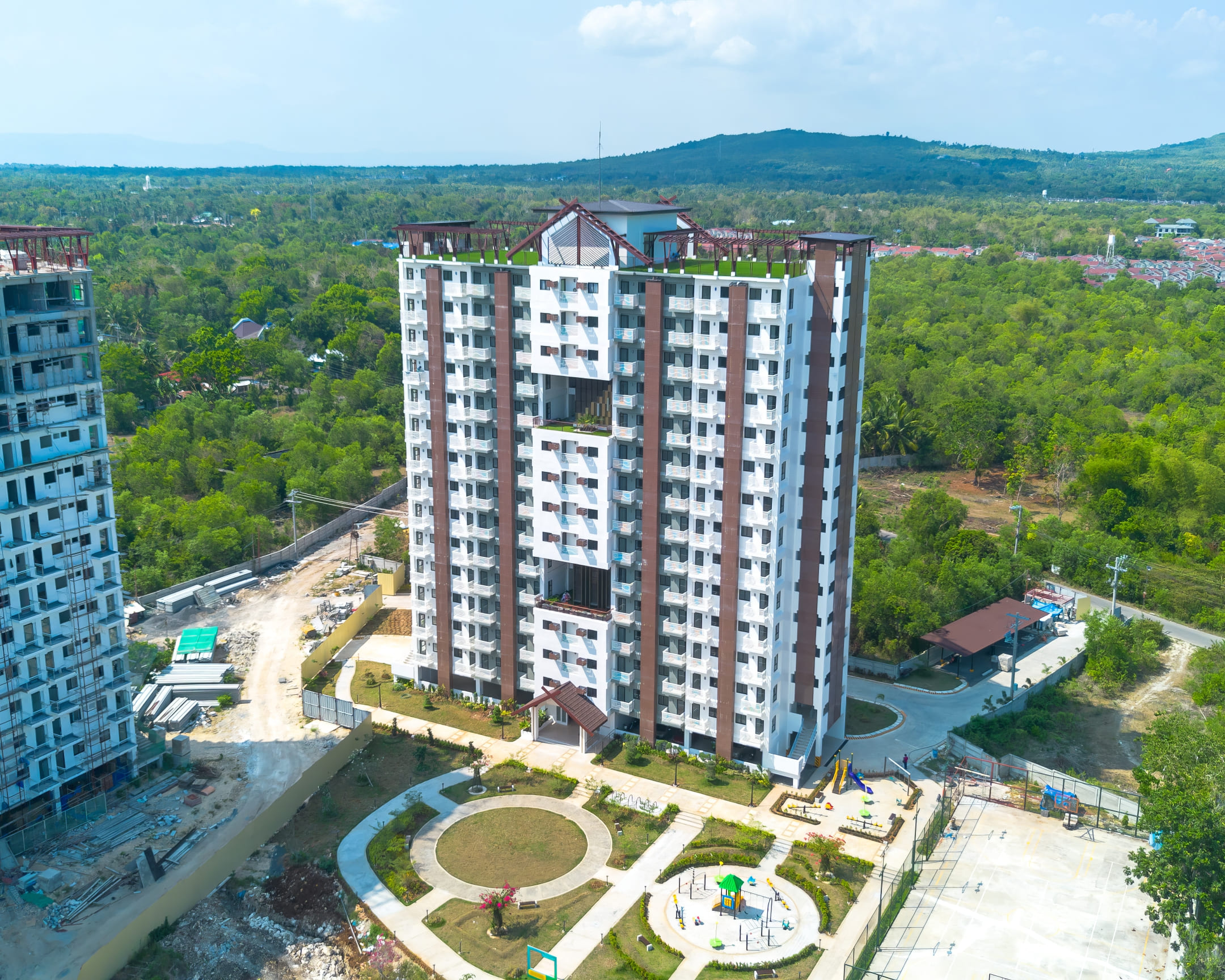 Sunny-day-at-Royal-Oceancrest-Panglao-2-Tower-A
